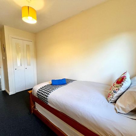 Ferienwohnung Stylish Modern Flat With Juliet Balcony & Parking Glasgow Exterior foto