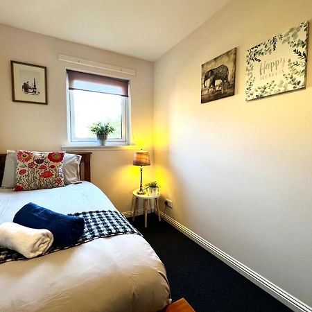 Ferienwohnung Stylish Modern Flat With Juliet Balcony & Parking Glasgow Exterior foto