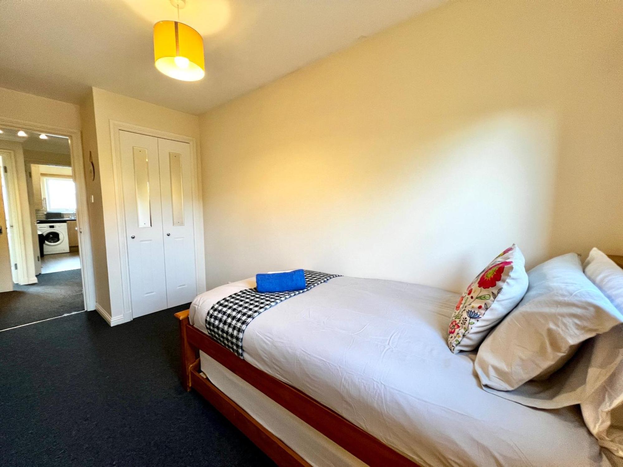 Ferienwohnung Stylish Modern Flat With Juliet Balcony & Parking Glasgow Exterior foto