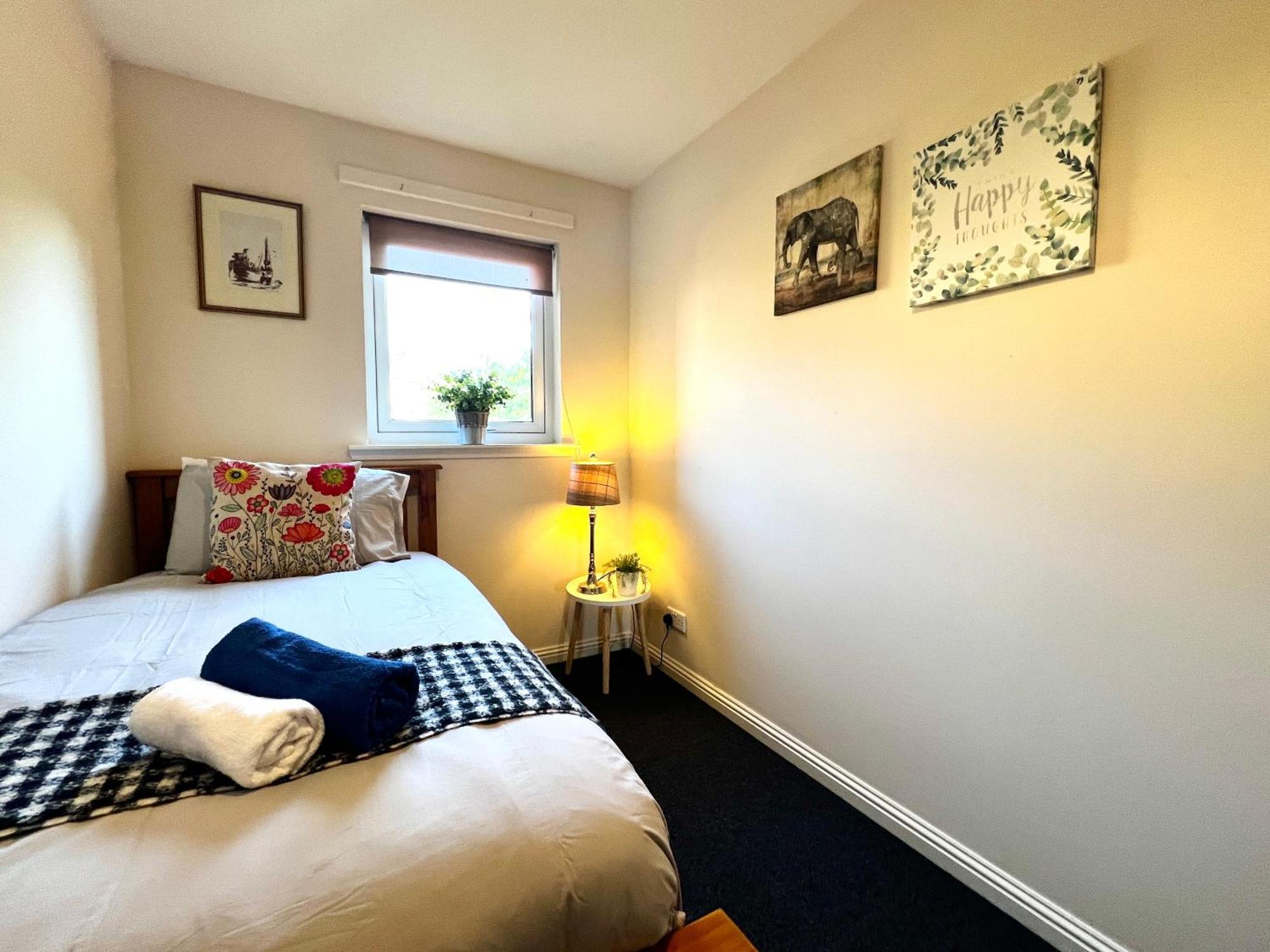 Ferienwohnung Stylish Modern Flat With Juliet Balcony & Parking Glasgow Exterior foto