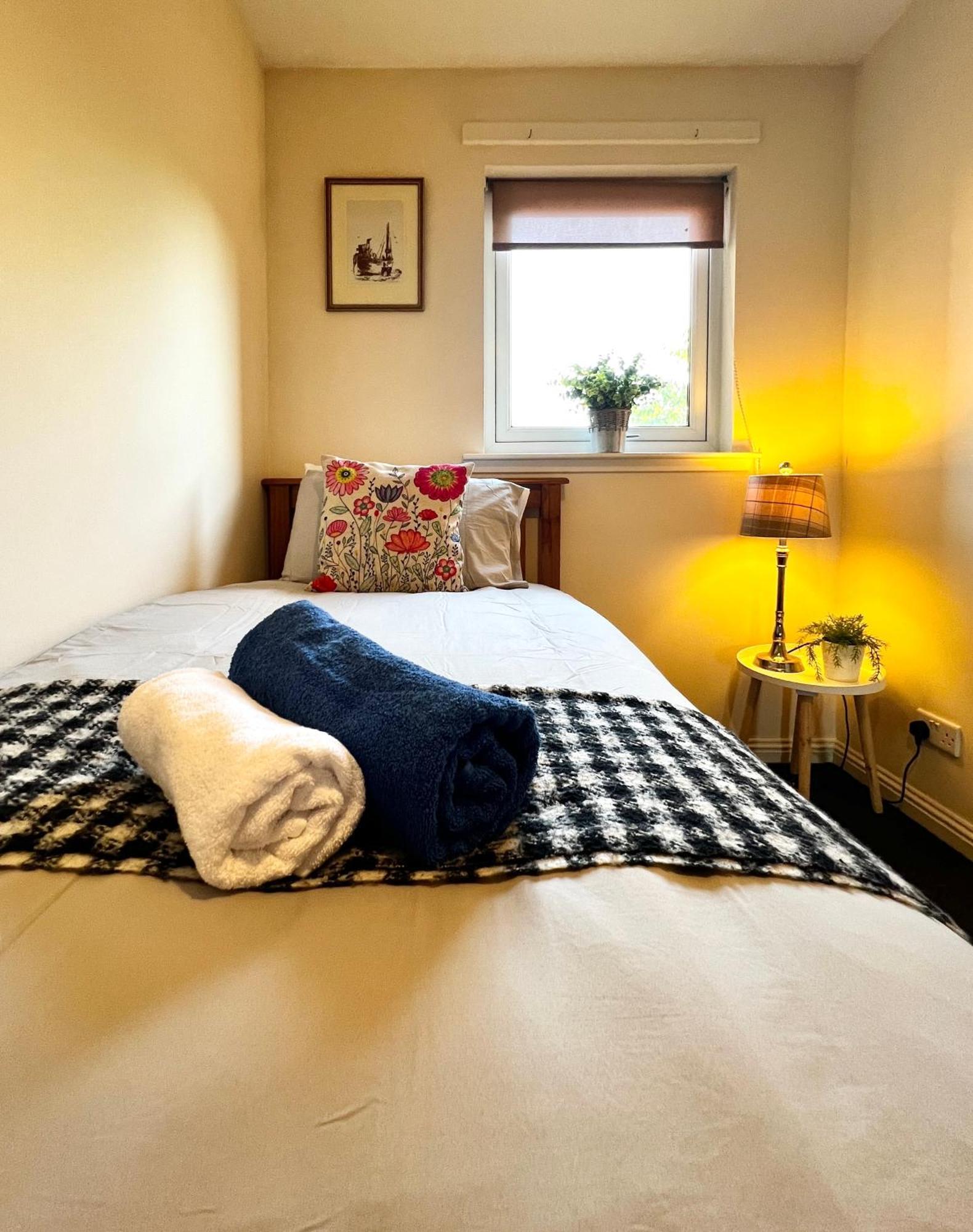 Ferienwohnung Stylish Modern Flat With Juliet Balcony & Parking Glasgow Exterior foto