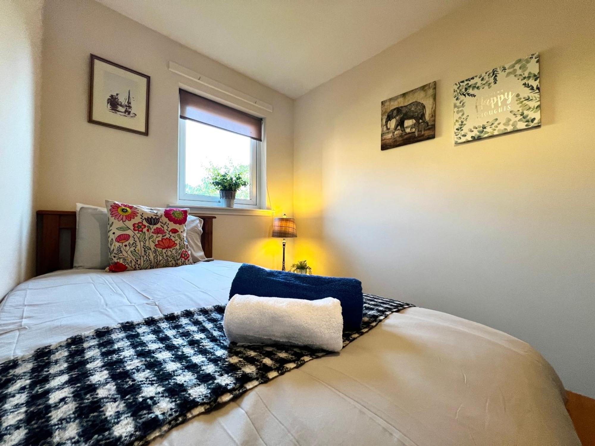 Ferienwohnung Stylish Modern Flat With Juliet Balcony & Parking Glasgow Exterior foto