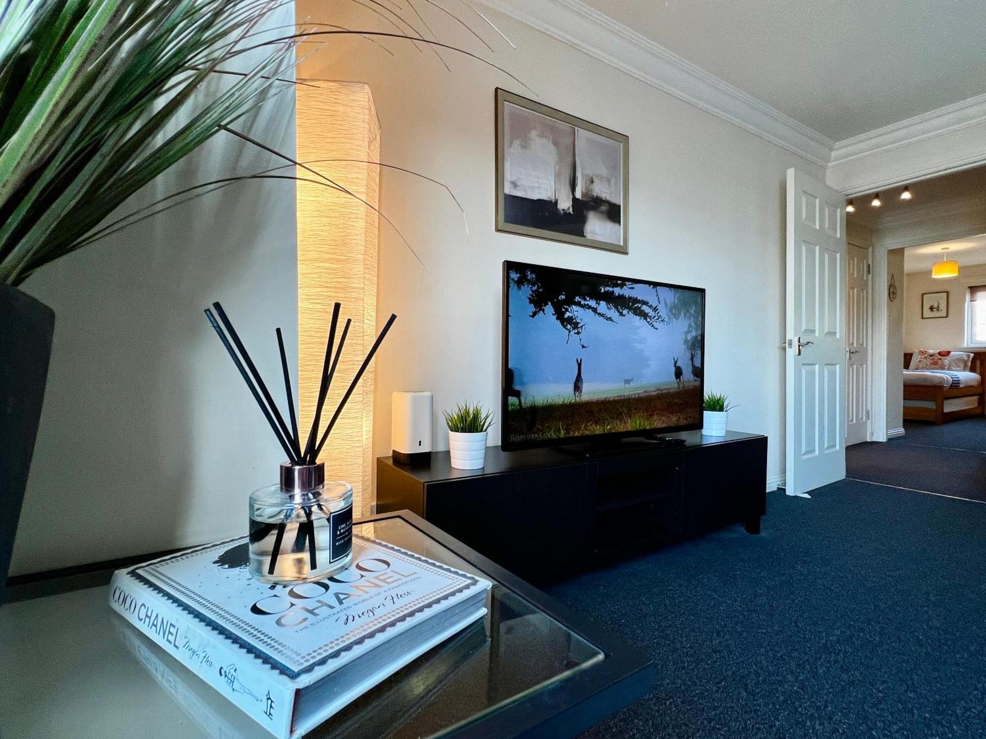 Ferienwohnung Stylish Modern Flat With Juliet Balcony & Parking Glasgow Exterior foto