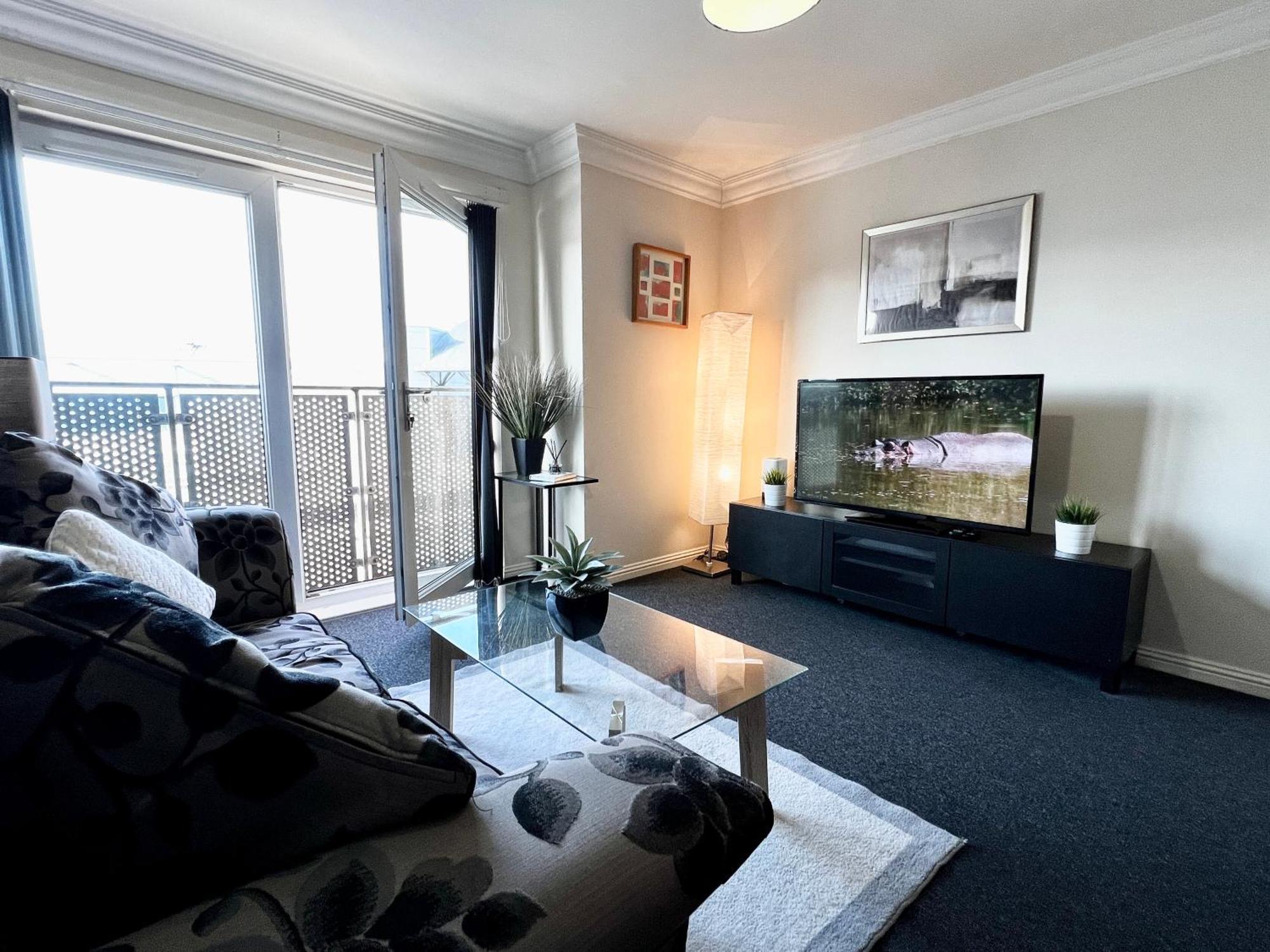 Ferienwohnung Stylish Modern Flat With Juliet Balcony & Parking Glasgow Exterior foto