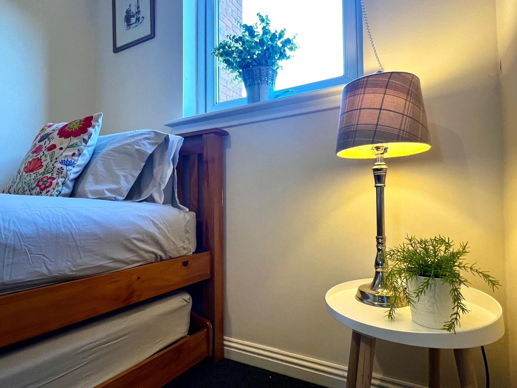 Ferienwohnung Stylish Modern Flat With Juliet Balcony & Parking Glasgow Exterior foto