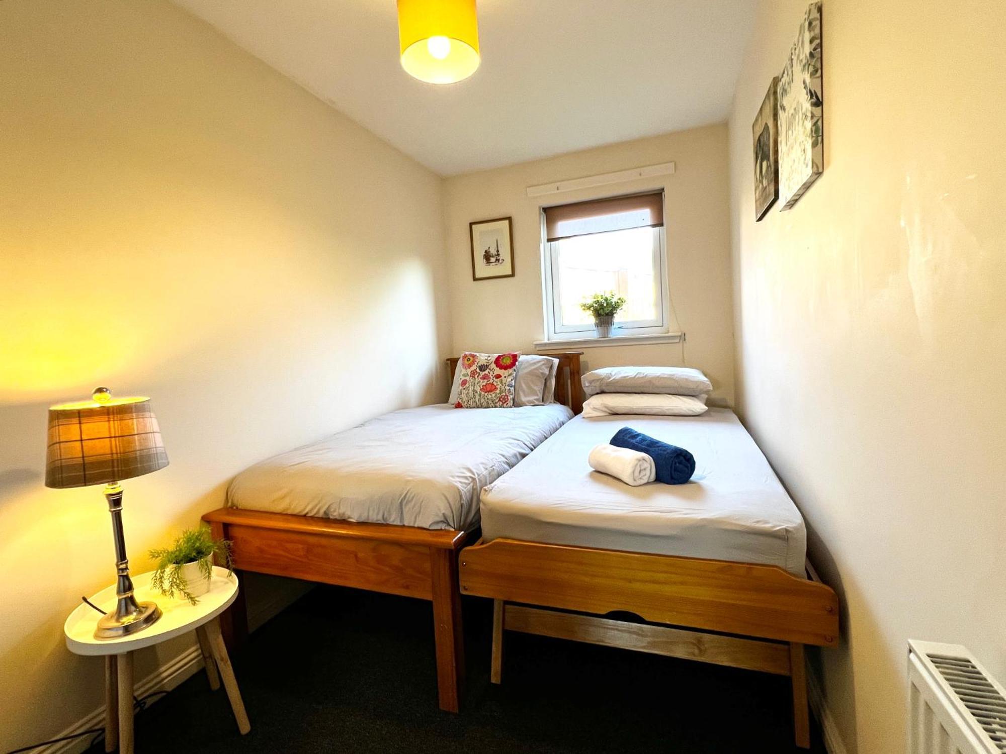 Ferienwohnung Stylish Modern Flat With Juliet Balcony & Parking Glasgow Exterior foto