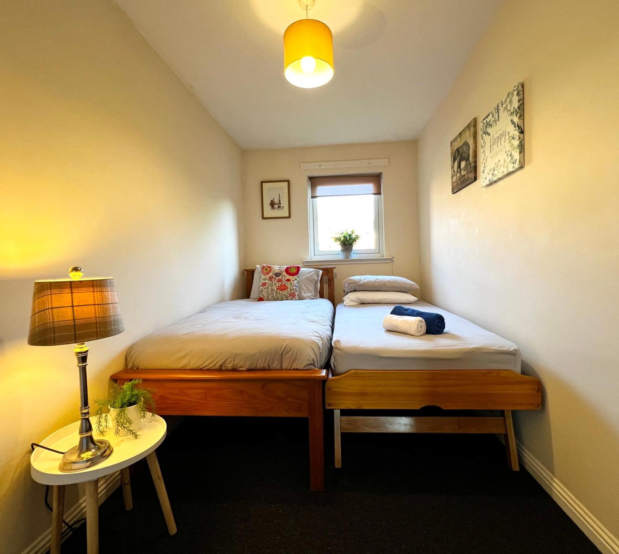 Ferienwohnung Stylish Modern Flat With Juliet Balcony & Parking Glasgow Exterior foto