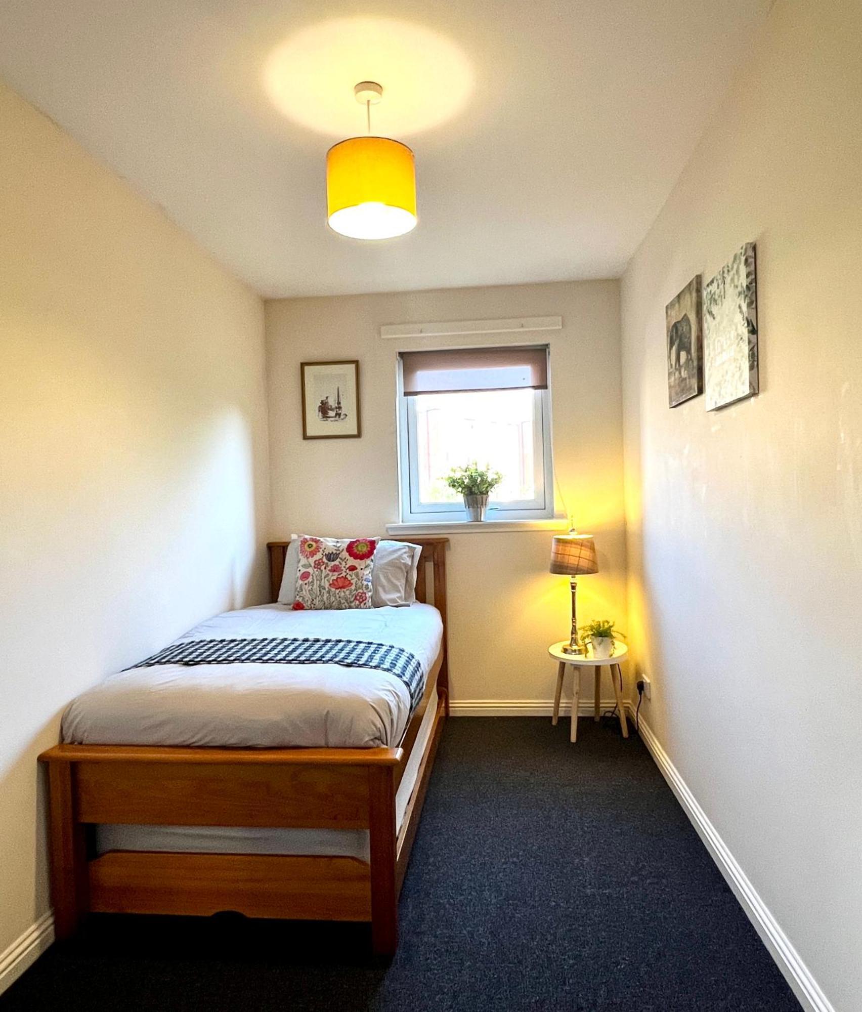 Ferienwohnung Stylish Modern Flat With Juliet Balcony & Parking Glasgow Exterior foto